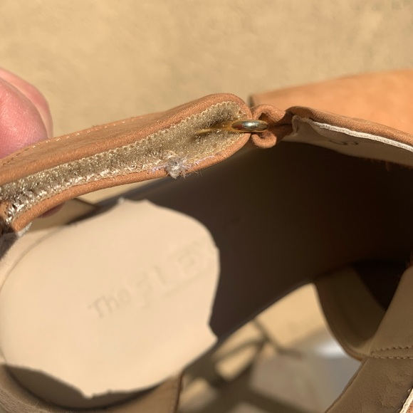 The FLEXX tan leather sandals size 10 (European 42) - Picture 16 of 16